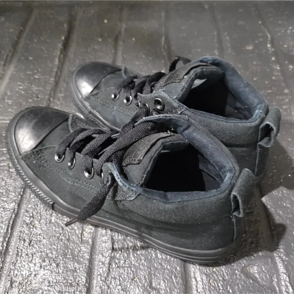 Converse Chuck Taylor All Star Street Mid, Junior Size 2
